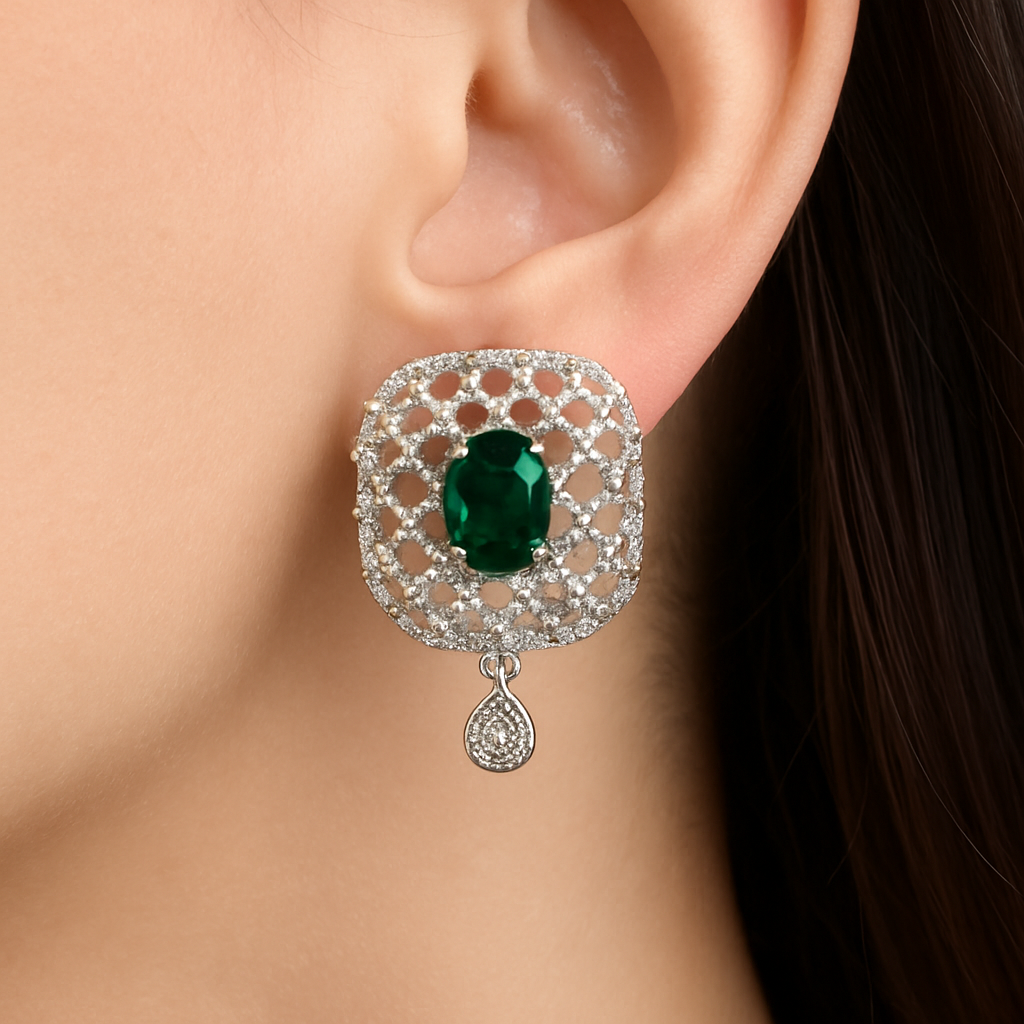 Stylish pendant necklace